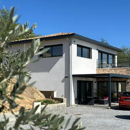 Contemporaine Avec Vue Imprenable 4*