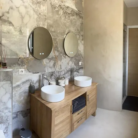 Contemporaine Avec Vue Imprenable מלון Peyruis