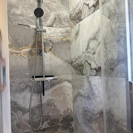 Contemporaine Avec Vue Imprenable Peyruis